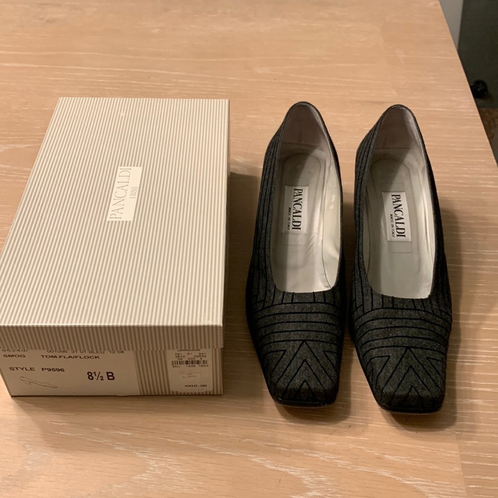 Pancaldi “Flock” Size 8.5 heels beautiful uppers, sole wear